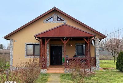 Casă cu 3 camere cu Teren 82 Mp în Traian - 1