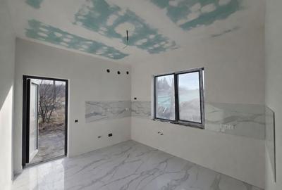 Casă cu 4 camere în Exterior Vest - 3