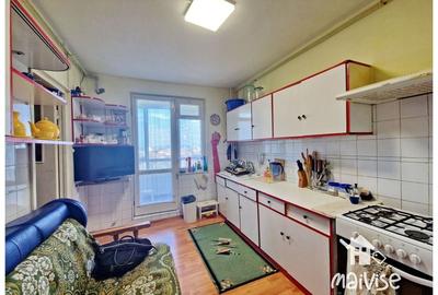 Apartament 3 camere de vanzare, str.Tudor Vladimirescu - 9