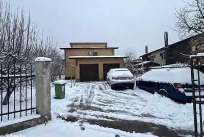 Casă cu 4 camere în Central