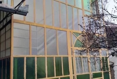 Casă cu 7 camere în Central - 2