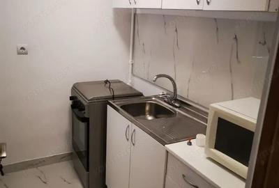 Garsonieră decomandată în Central - 2