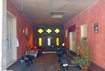 Casă cu 4 camere cu Teren 1400 Mp în Bârsa - 2