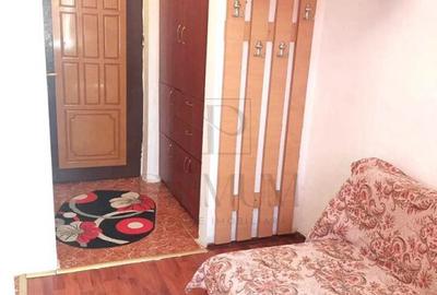 Garsoniera Renovata - Etaj Intermediar - Baie Proprie - Zona - 4