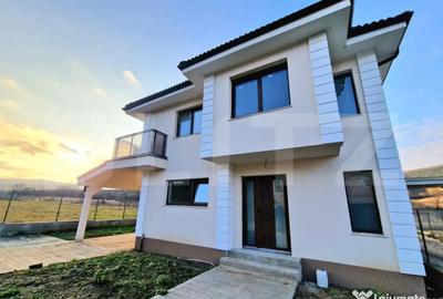 Casă cu 4 camere cu Teren 400 Mp în Luna