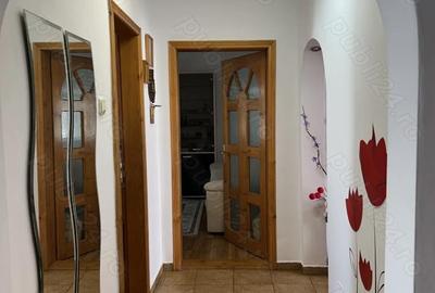 Apartament cu 4 camere decomandat în Central - 1