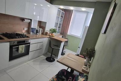 Oferim spre inchiriere garsoniera in zona 1 Decembrie - 1