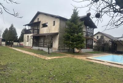 Casă cu Teren 740 Mp în Central - 10