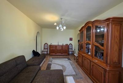Apartament cu 4 camere semidecomandat în Tătărași - 2