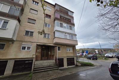 Apartament cu 4 camere decomandat în Central - 1
