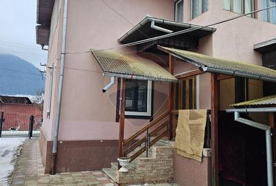 Casă cu 6 camere cu Teren 200 Mp în Central - 5