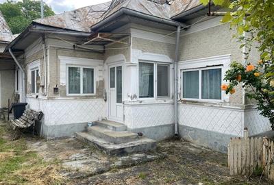 Casă individuală cu 5 camere cu Teren 1800 Mp în Ocnița - 1