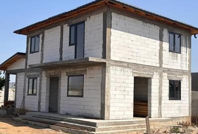 Casă cu 4 camere cu Teren 500 Mp în Gării - 3