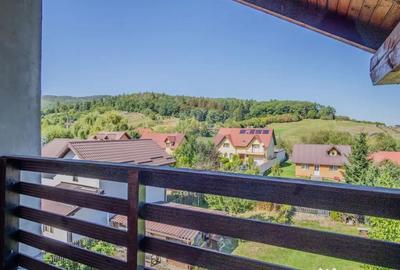 Casă cu 7 camere cu Garaj în Colonia 1 Mai - 7