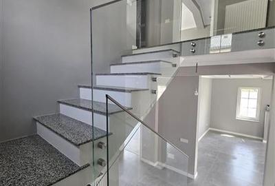 Casa / Vila 178 mp - Bragadiru  /  Cartier Independentei - 12