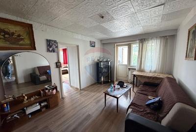 Apartament cu 3 camere decomandat în Decebal - 2
