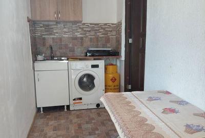 Apartament 1 camera la curte ,str. Traian - 7