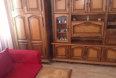 Vand apartament zona buna!