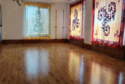 Casă cu 5 camere cu Teren 675 Mp în Central - 8