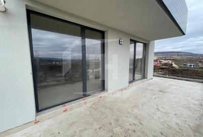 Apartament cu 3 camere semidecomandat în Baciu - 2