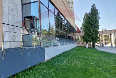 Spatiu comercial  de inchiriat in zona centrala a mun Onesti - 10