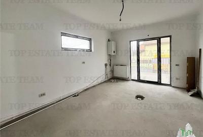 Casă cu 8 camere cu Canalizare în Lumina - 13