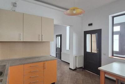 Casa disponibila imediat, Bra?ov - zona Grivi?ei. - 3