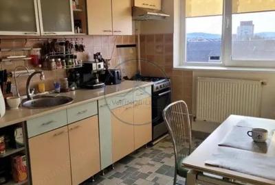 Apartament cu 3 camere decomandat în Calea Moldovei - 1