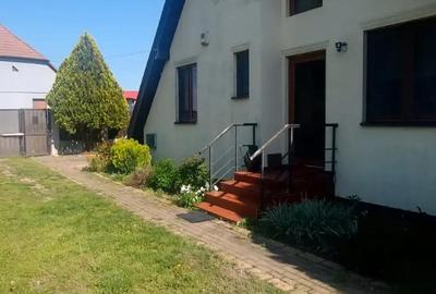 Casă cu 4 camere în Sânmihaiu Român