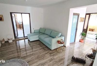 Casă cu 8 camere cu Garaj în Frumușani - 1