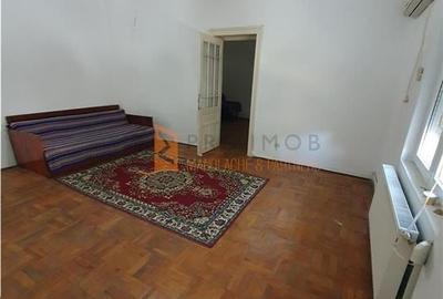 Casă individuală cu 2 camere în Central