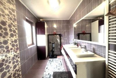 Casă cu 5 camere cu Teren 382 Mp în Central - 10