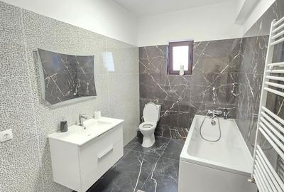 Casă cu 3 camere cu Teren 140 Mp în Central - 1