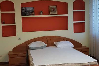 Casă cu 4 camere cu Teren 900 Mp în Central - 1