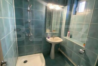 Spațiu comercial, de 200 mp, în Central - 4