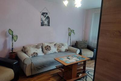 Apartament cu 3 camere decomandat în Costin Georgian - 5