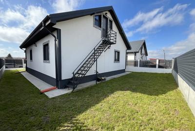 Casă individuală cu 5 camere cu Canalizare în Valu lui Traian - 2