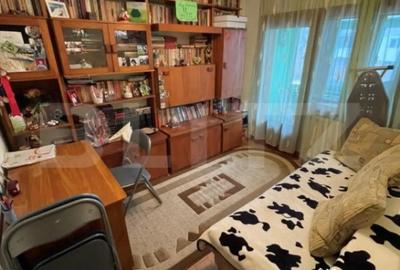 Apartament cu 4 camere semidecomandat în Central - 1