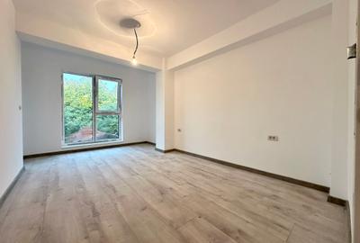 Apartament cu 3 camere decomandat în Păcurari