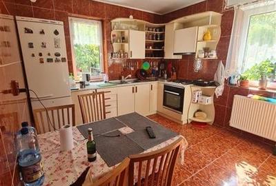 Casa, zona Tractorul - 15