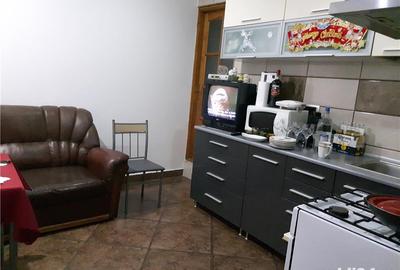 Casă cu 3 camere cu Teren 200 Mp în Lacu Dulce