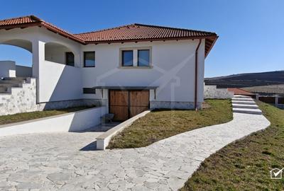 Casă individuală cu 9 camere cu Garaj în Moriști - 2
