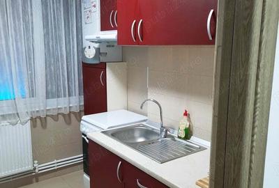 Inchiriez apartament 2 camere- Universitate , zona magazin Bucovina, etaj 2 - 5