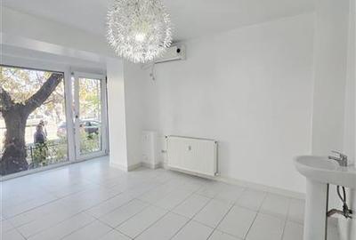 Spațiu comercial, de 82 mp, în Obor - 3