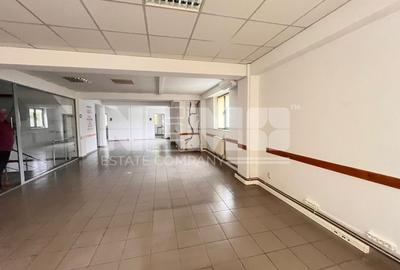 Birou, de 685 mp, în Policlinica - 3