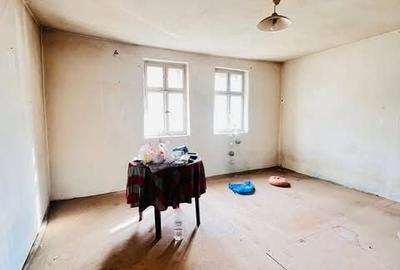 Casă cu 4 camere semidecomandat în Lalașinț - 3
