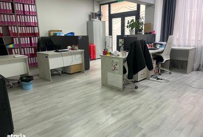 Apartament cu 8 camere în Central - 1