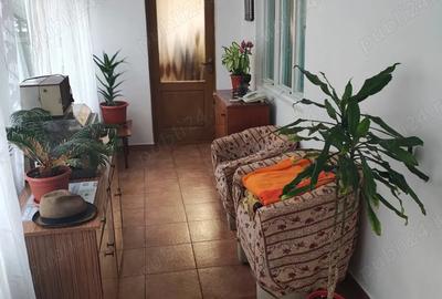 Casă cu 3 camere în Central - 1