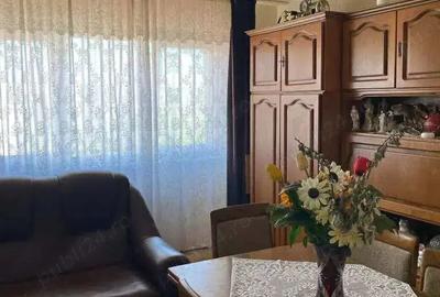 Apartament 3 camere de vanzare , Cartierul Soarelui et. 4 , 62.900 euro neg. - 10