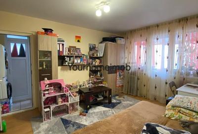 Apartament cu 3 camere semidecomandat în Craiovița Nouă - 5